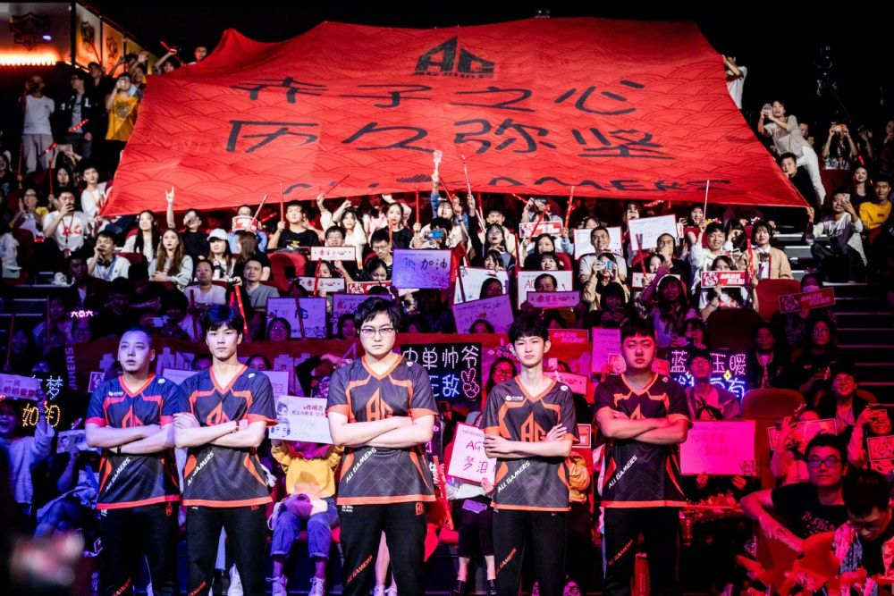 而是盯人与 而是盯人与